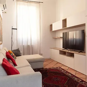 Apartment Casa Leonardo Da Vinci - 10 Minuti Dal Duomo, Milan